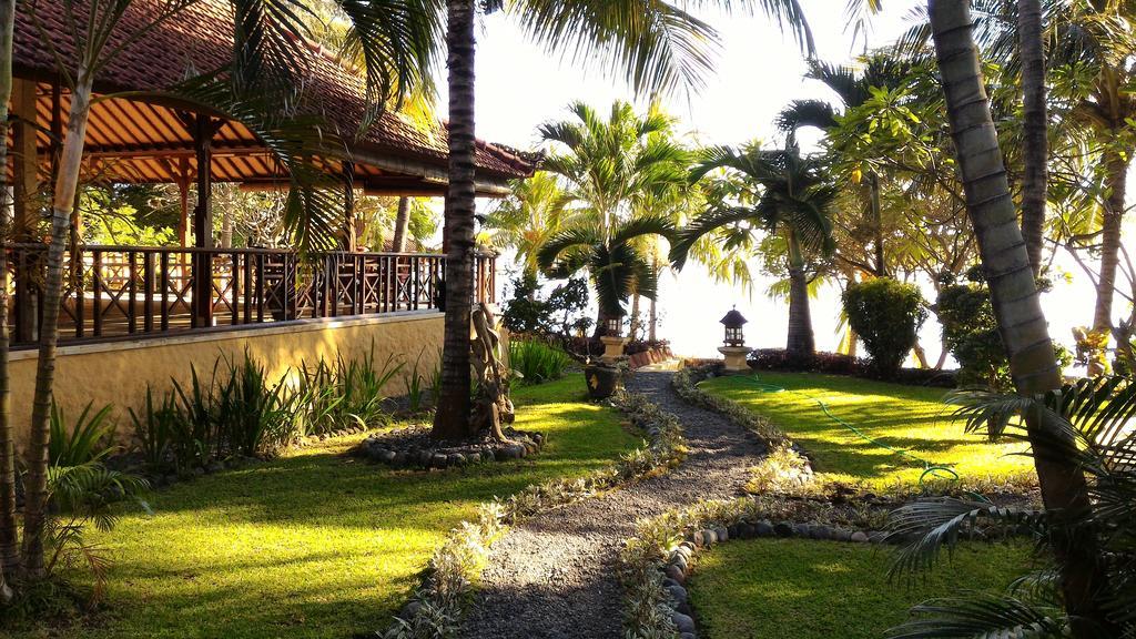 Teluk Indah Beach & Pool Villa Tejakula Exterior photo